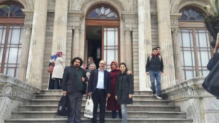 Doç.Dr. Ali Satan Hocamızla Dolmabahçe basamaklarında