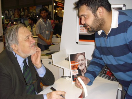 Büyük Tarihçi Prof.Dr. İlber Ortaylı ile 2011 İzmir Kitap Fuarı